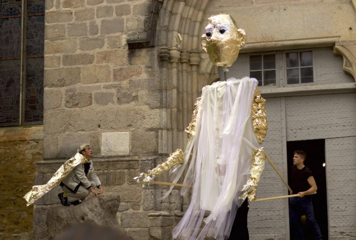 Le festival Précaire, Charlie et Madame la lune