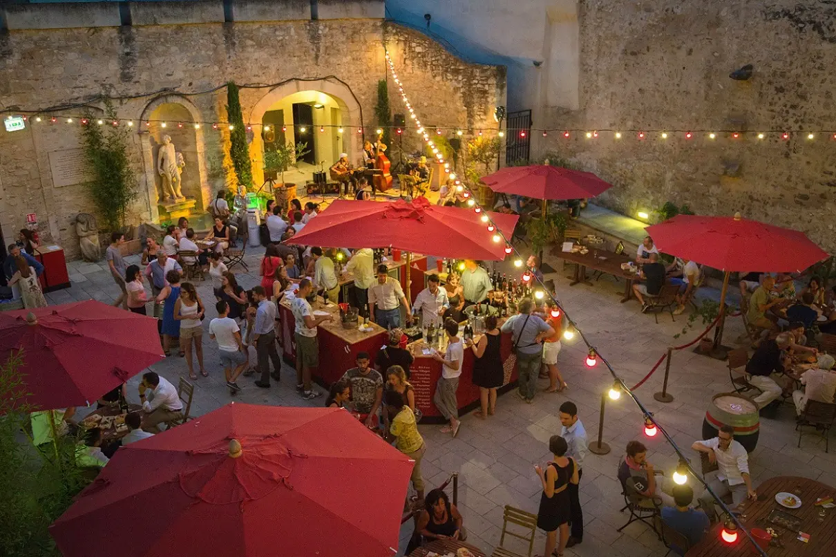 Le Bar à Vins des Côtes du Rhône durant le Festival d'Avignon