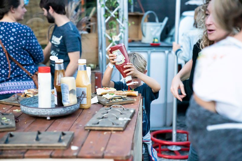 Marché gourmand nocturne à Saint-Léon-sur-Vézère