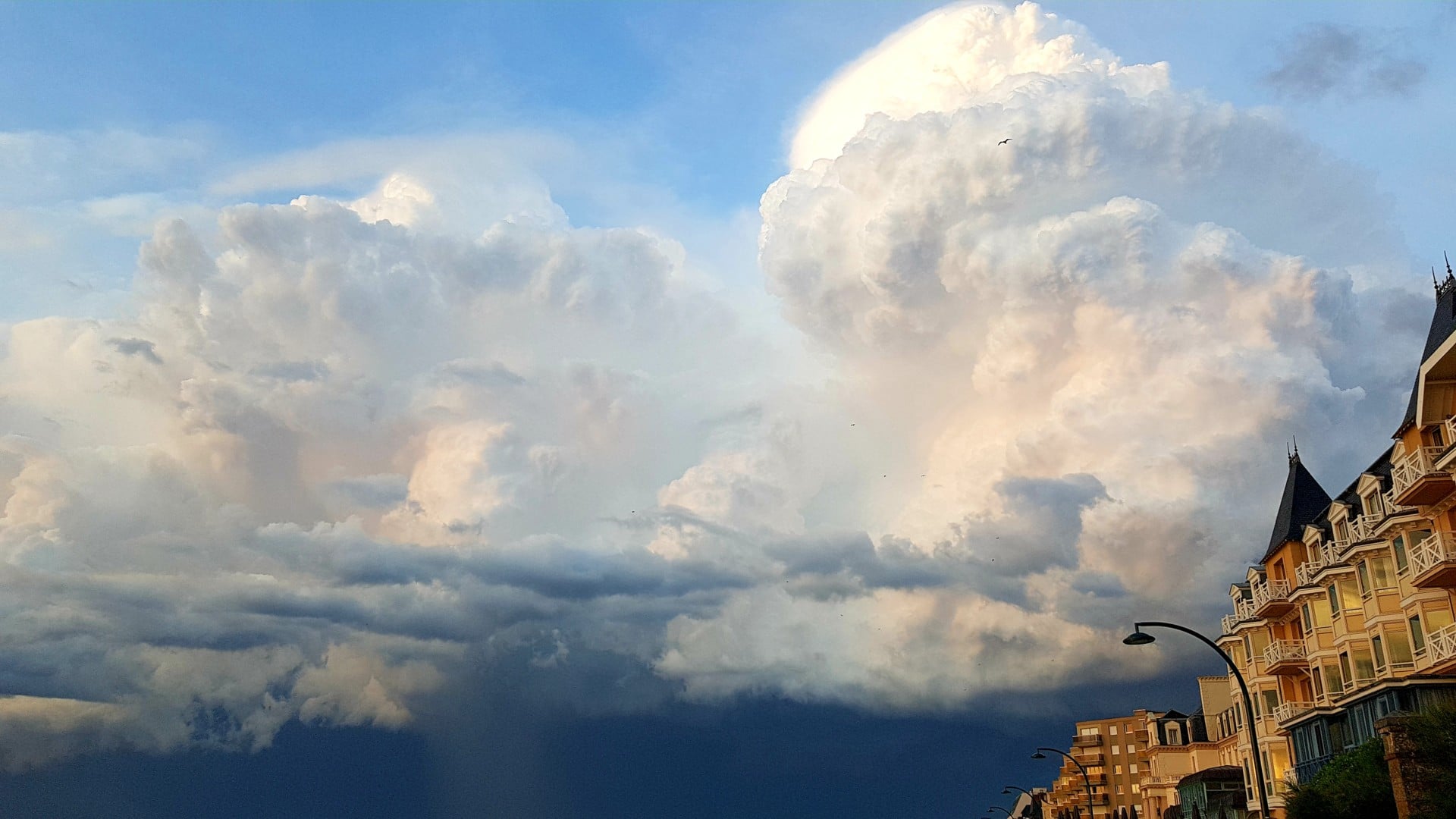 La tête dans les nuages