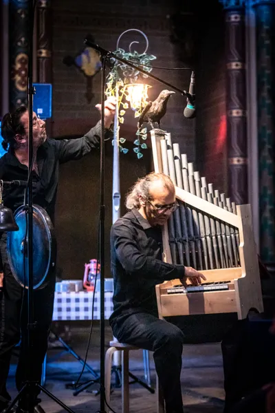 LA VÉRITABLE PETITE ET GRANDE HISTOIRE D’HANSEL & GRETEL