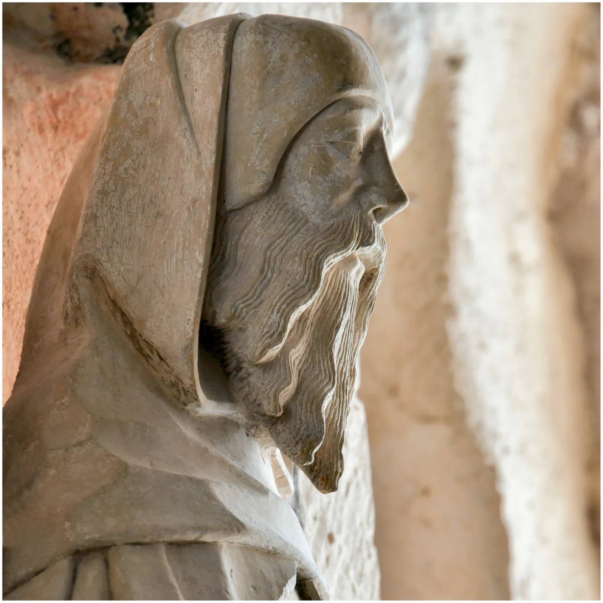 1er dimanche du mois : Visite guidée de l’exposition temporaire – « Le temps des images. La sculpture en Rouergue à la fin du Moyen Age »