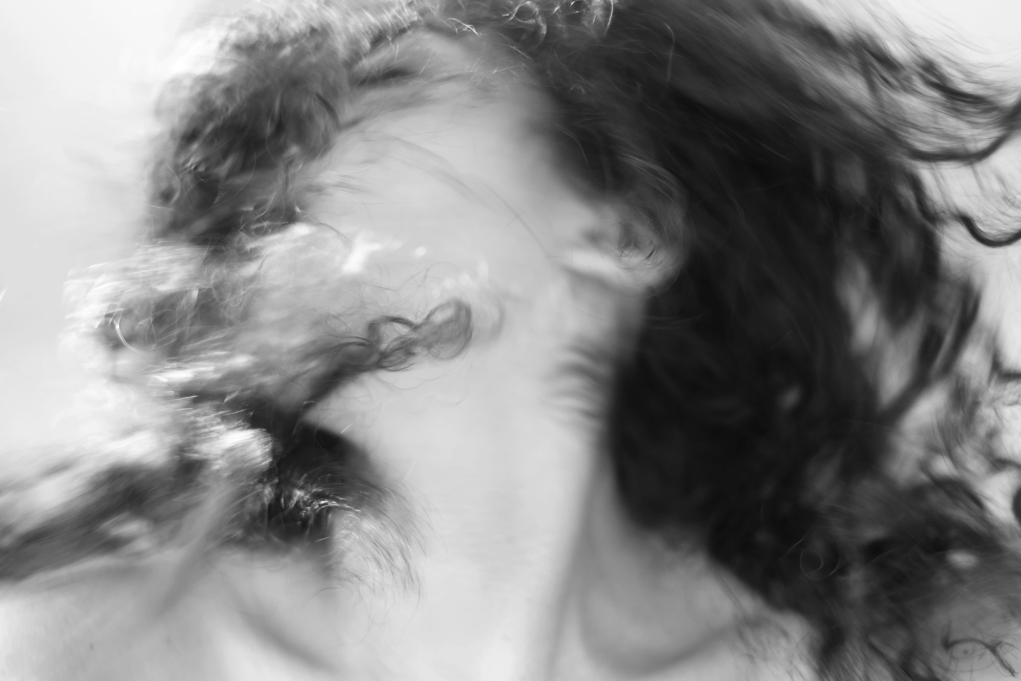 DÉDICACE DU LIVRE STACCATO PAR MAËVA BENAICHE