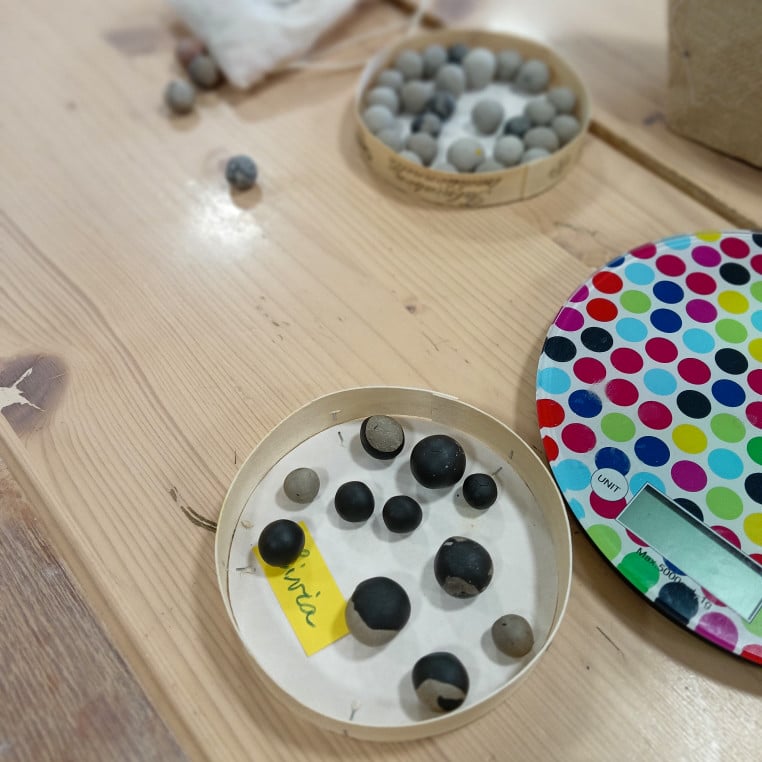 Atelier billes en terre