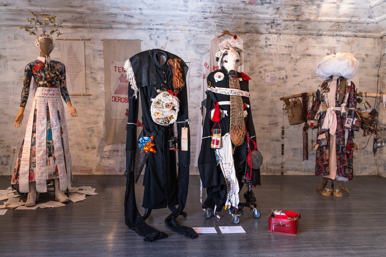 Exposition « Tenues dérobées »