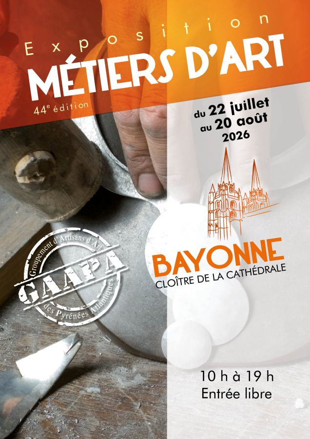 Exposition des métiers d'art au cloître de la cathédrale de Bayonne