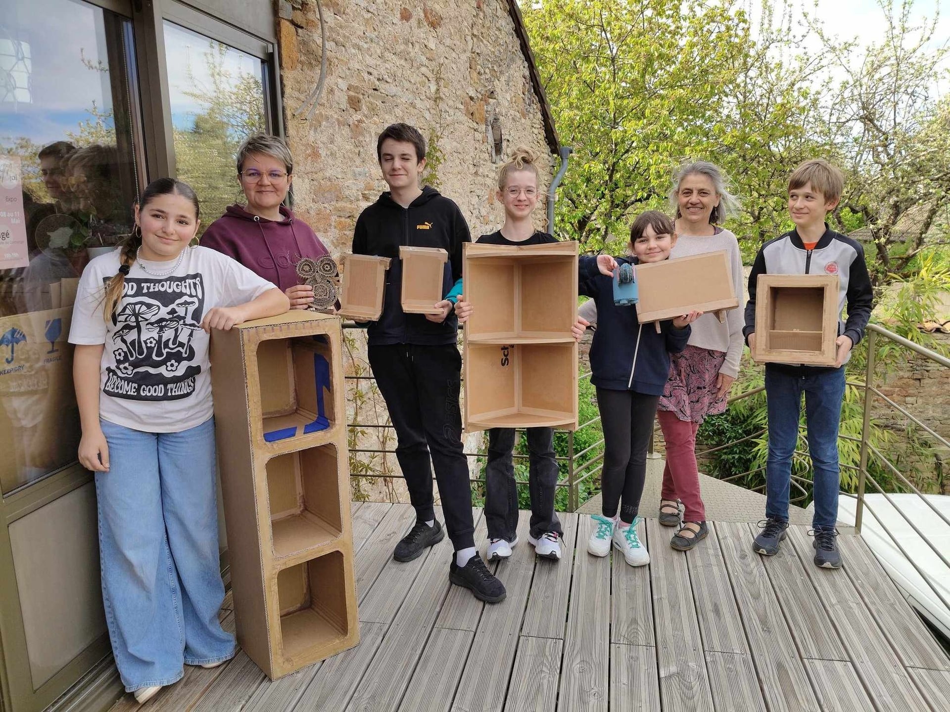 Stage de fabrication de mobilier en carton