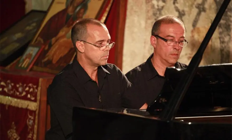 Légendes et Mystères... Par le Duo Chauvel / Solé - Carros