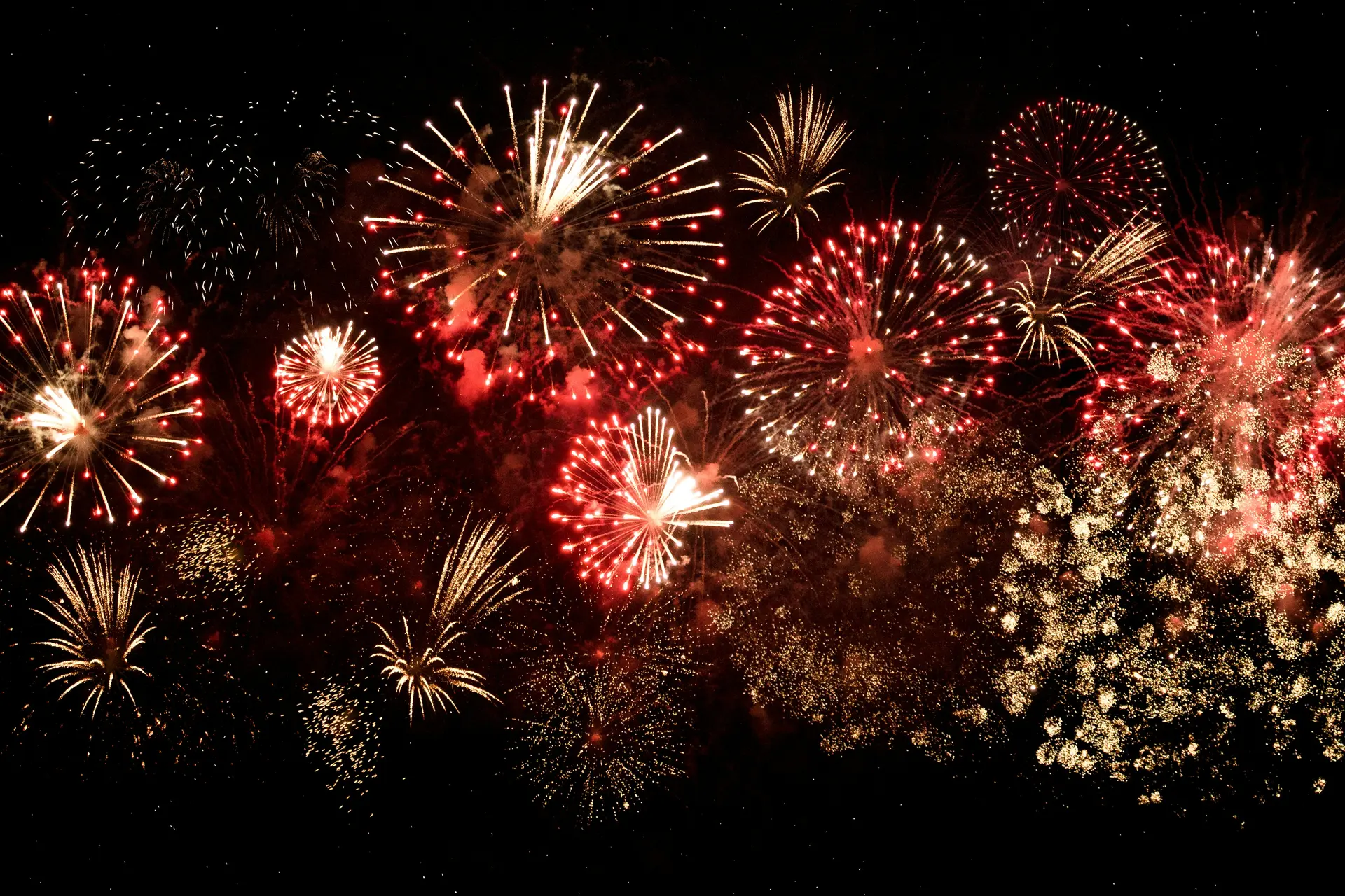 Feu d'artifice et soirée DJ - Été 2026.