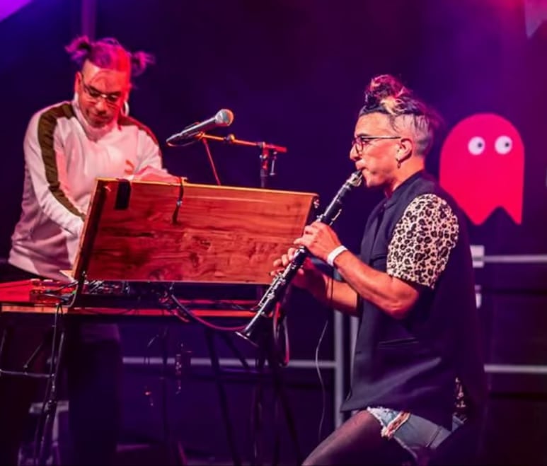 Festival Extérieur-Jour – Tu veux que je te reste ensemble ? + Kick & Flûte
