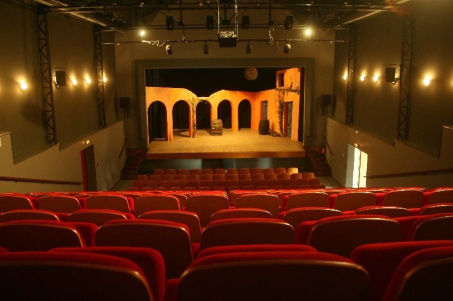 Théâtre des Salinières au Vox : Un amour de jeunesse