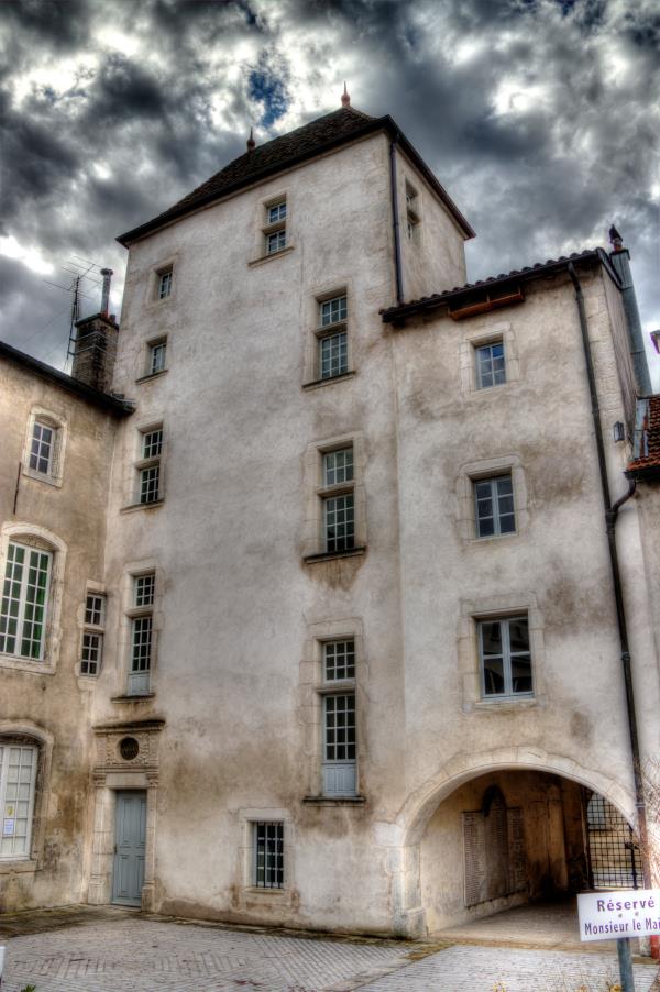 Ouverture de l'escalier Renaissance et des caves de l'hôtel de Houdreville