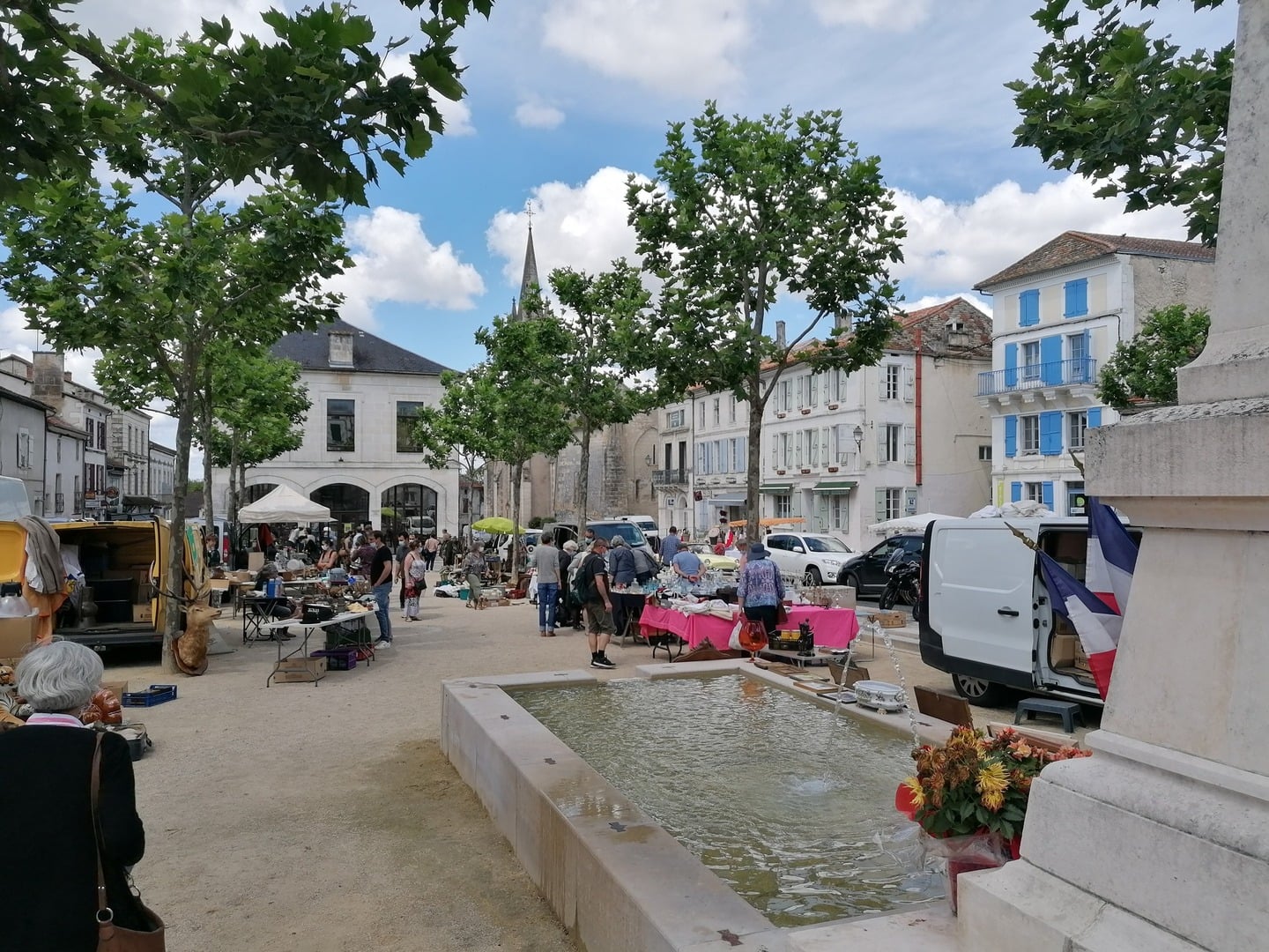 Marché du samedi à Verteillac