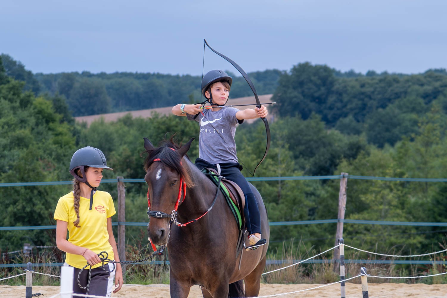 Été actif - tir à l'arc à cheval