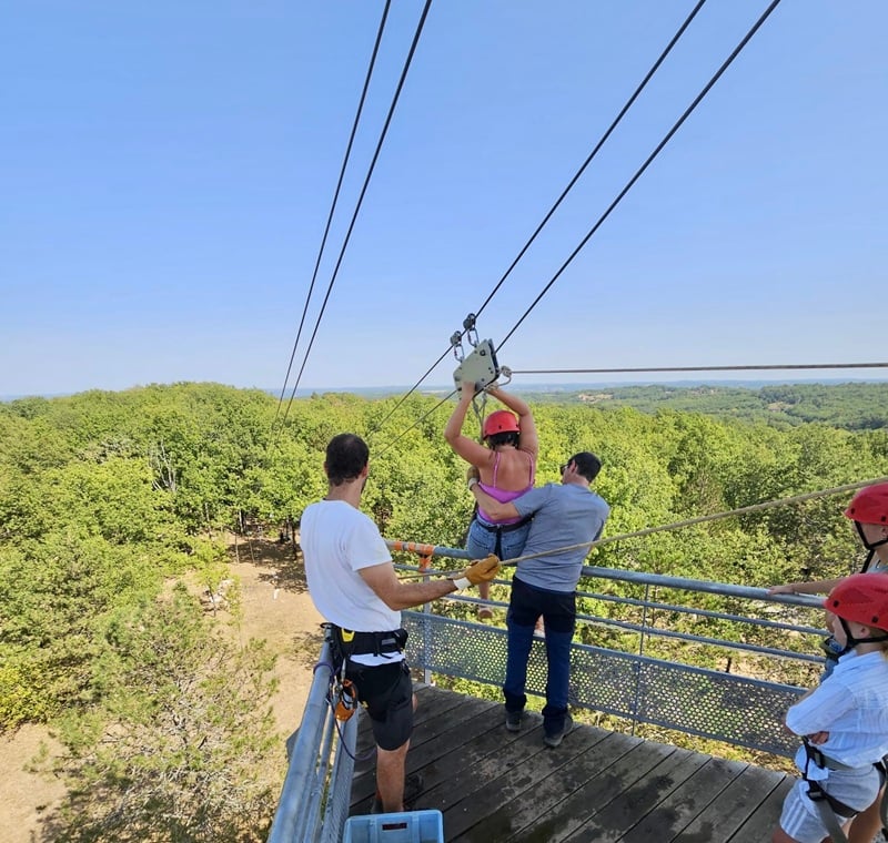 Été actif : Tyrolienne géante de la Tour de Moncalou et Escalade