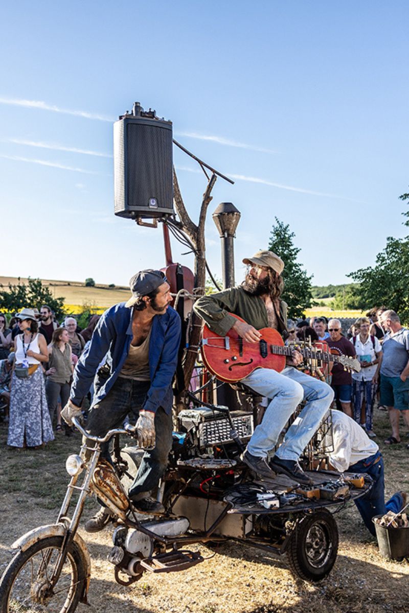 Festival au Village - Transhumance - Spectacle de garage