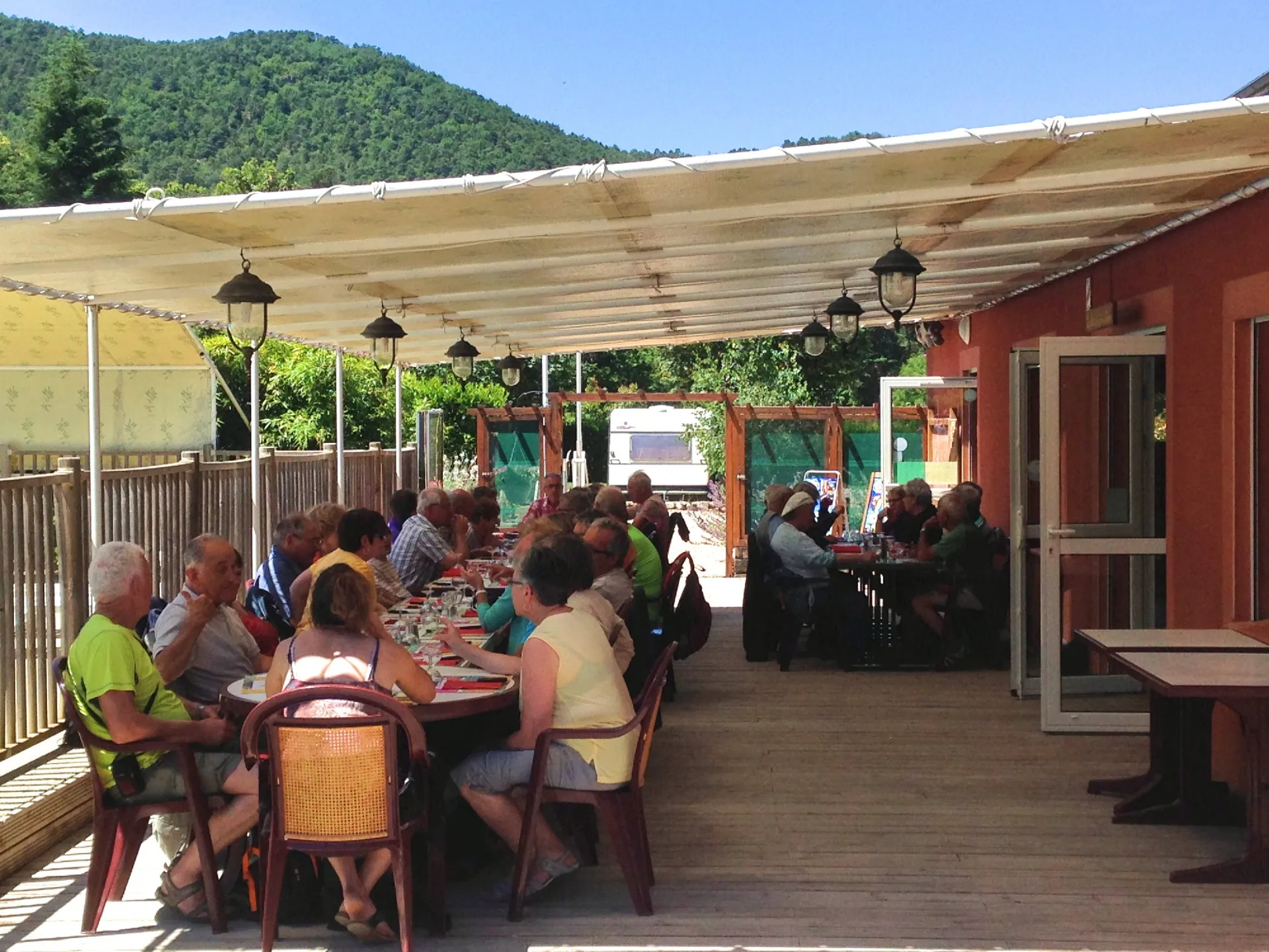 Marché artisanal et produits locaux