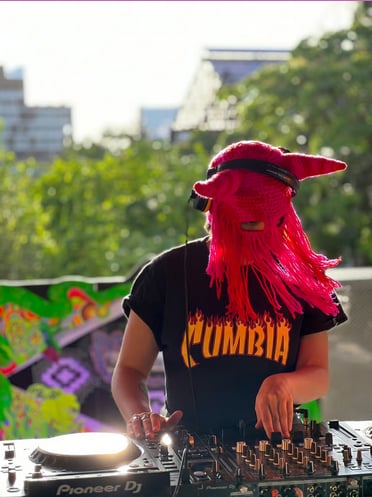 La Diabla + Miss Kina Car Audio