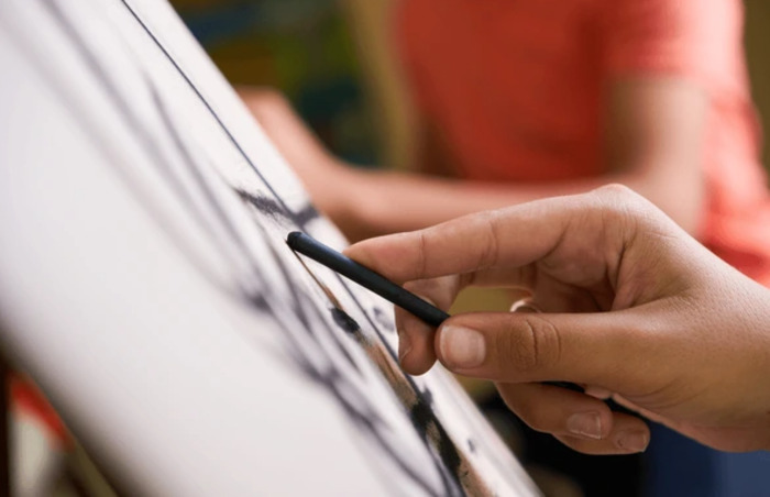 L'artelier "Regarder c'est dessiner"