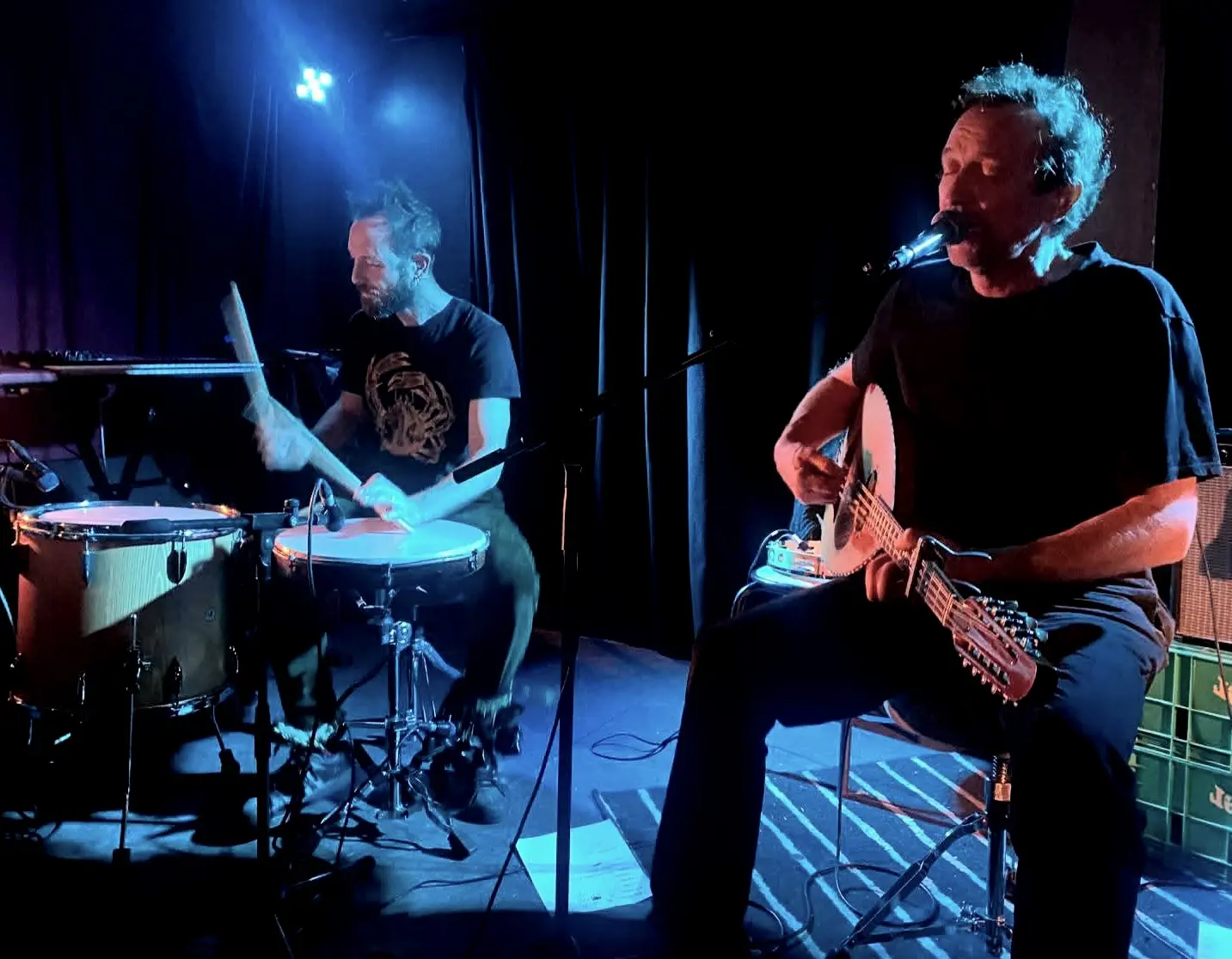 Sam Karpienia Duo en concert