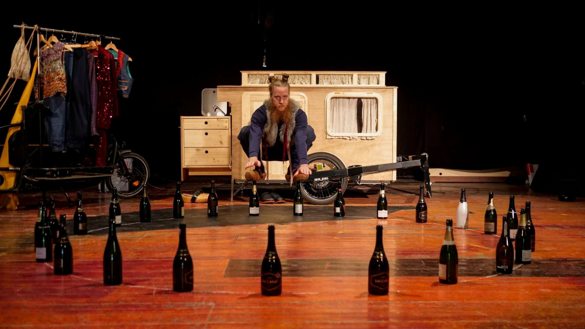 Festival Places aux arts - Spectacle de la Cie Quotidienne - "La tournée des Aurevoirs"