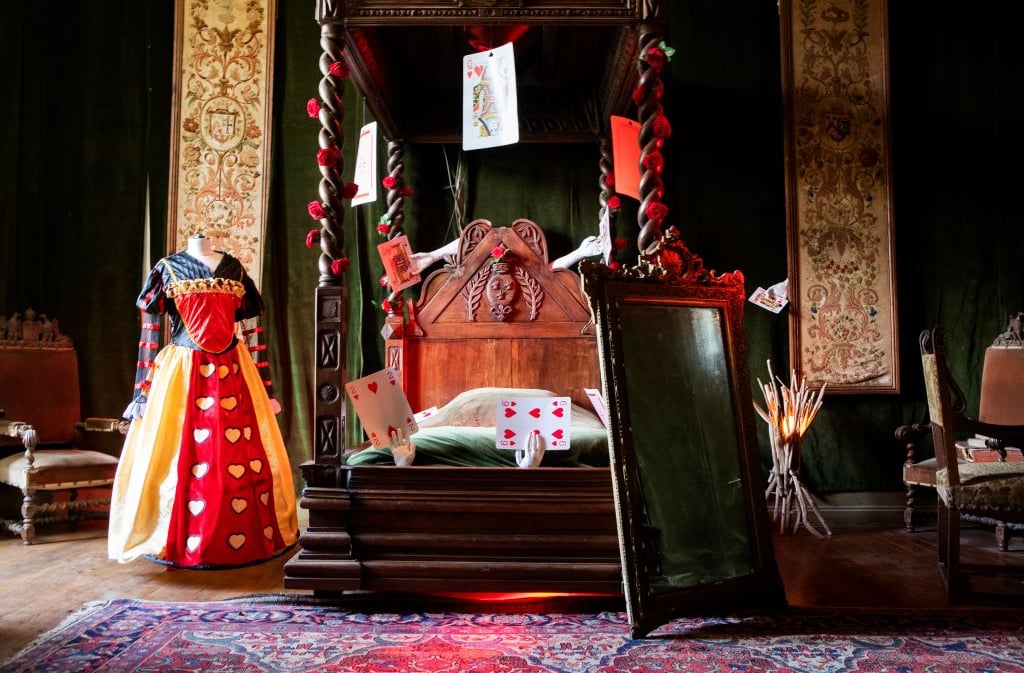 Château de Bridoire - La légende d'Alice aux Pays des Merveilles