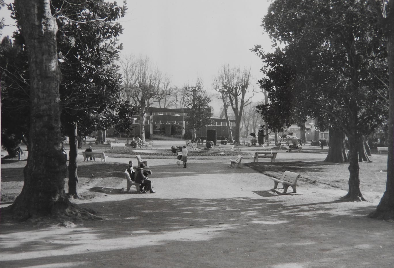 AUTOUR DU PARC ARISTIDE BRIAND