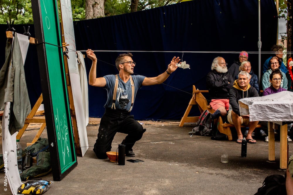 Théâtre - À table - Saison Terre de Culture