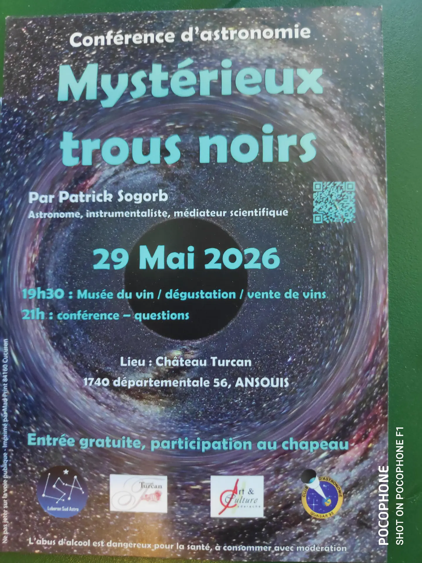 Mystérieux trous noirs au Château Turcan à Ansouis