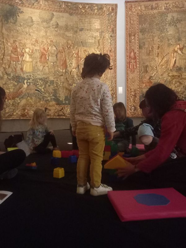 Atelier Familles > "Ma guirlande"