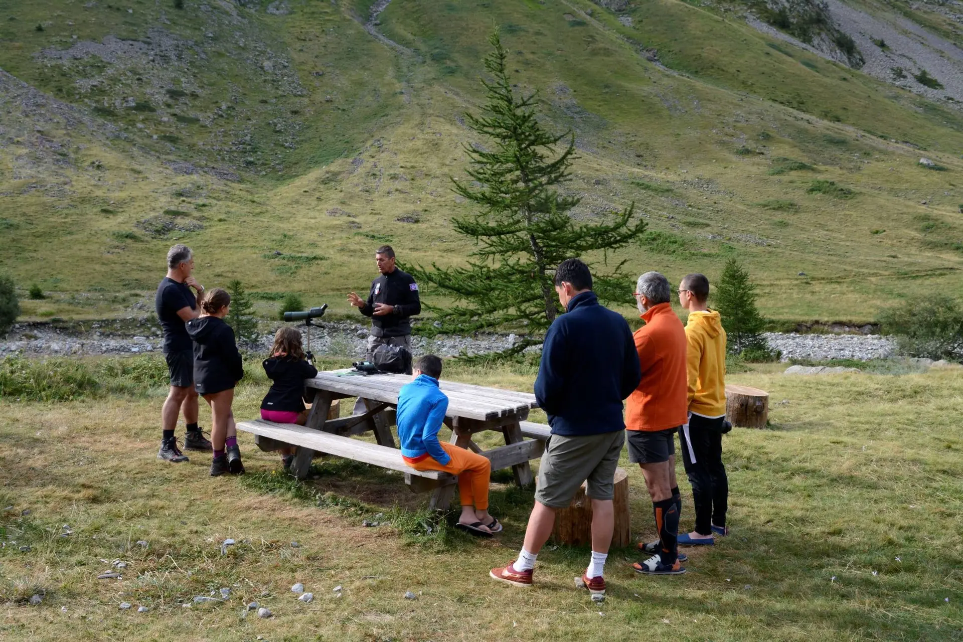 Rendez-vous avec un garde du Parc national des Ecrins au Refuge du Tourond