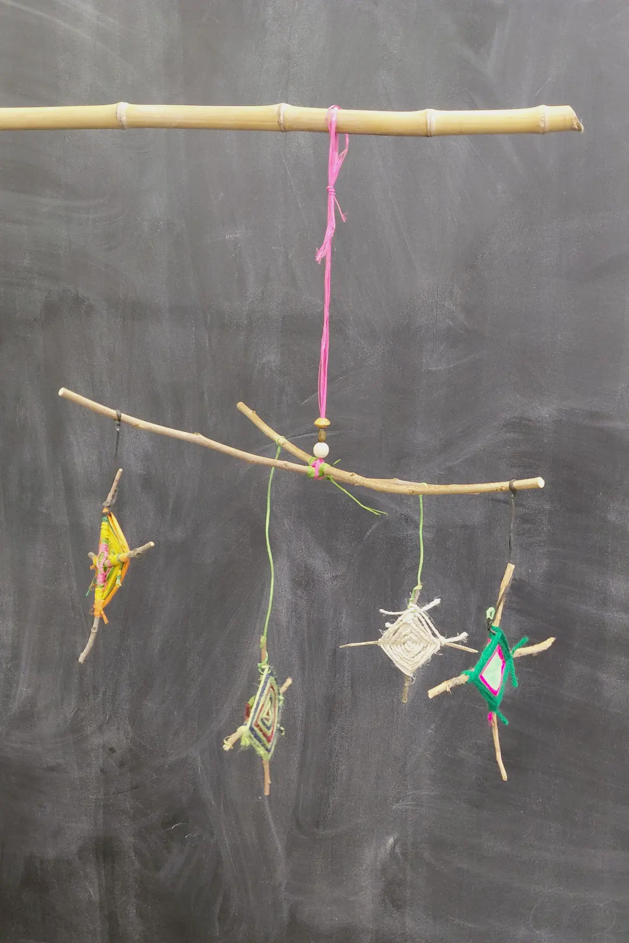 Atelier : Mobile tissé (enfants 6-12 ans )