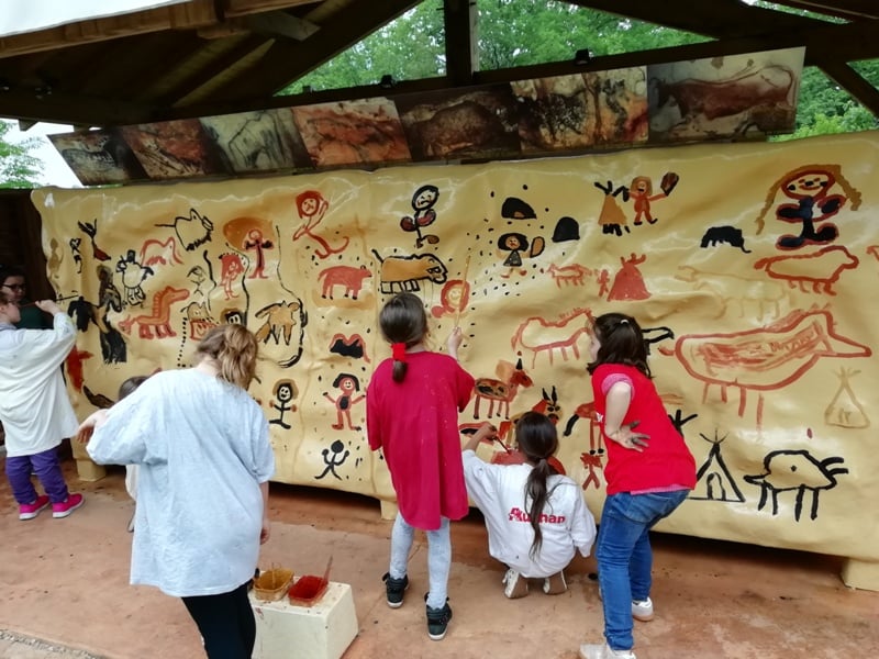 Tir au propulseur et ateliers peintures préhistoriques