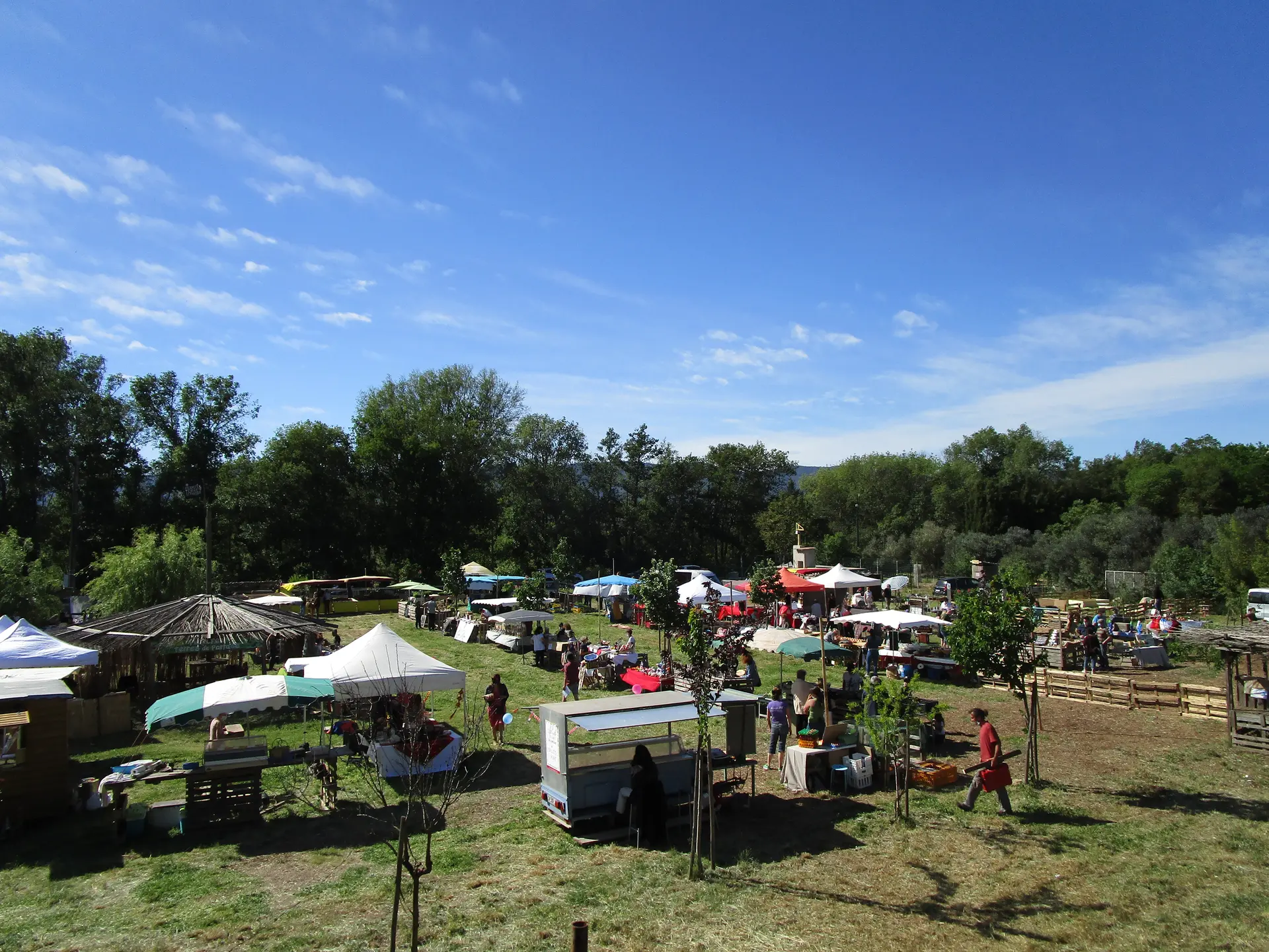 Marché des producteurs bio et locaux à Pierrefeu-du-Var