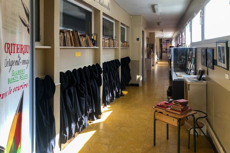 Visite de l'école-musée en langue des signes - château comtal - Ecole musée - Crypte