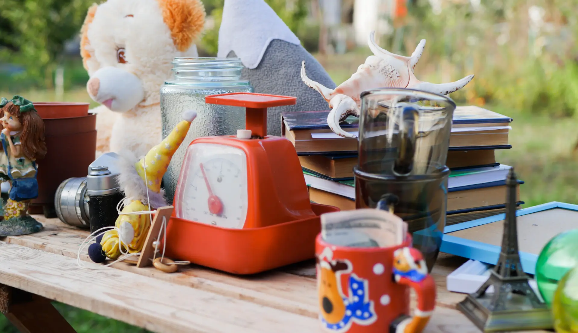 Vide-Grenier des Valayans / 2ème samedi du mois