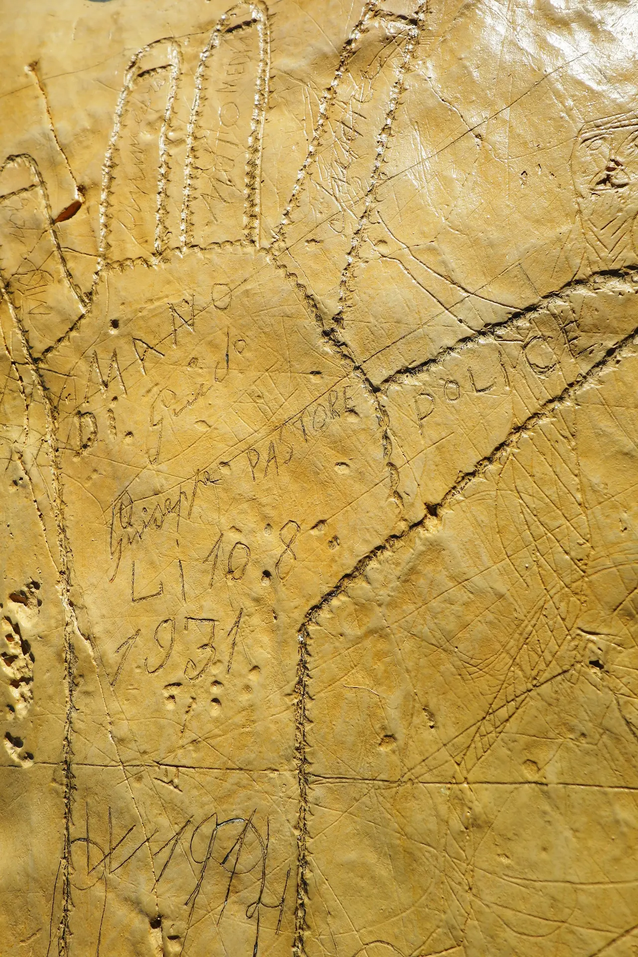 Visite guidée "Gravures sur pierre, gravures sur bois"