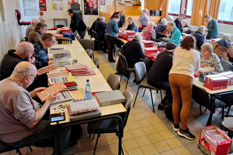 Bourse d'échange de cartes postales et de capsules