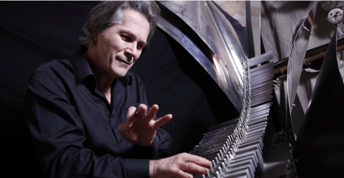 Michel Deneuve, au clavier Cristal Baschet