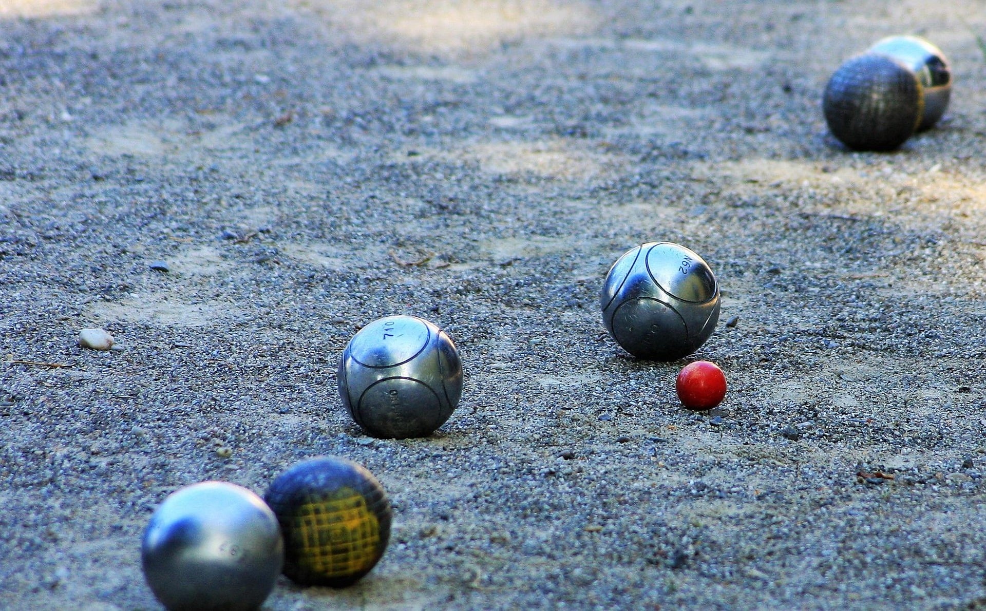 Concours de pétanque à Brassy