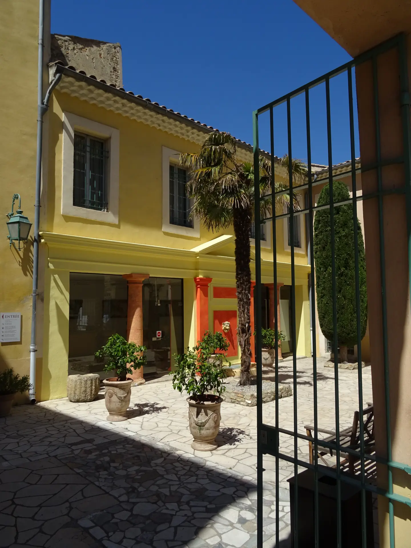 Exposition temporaire : le site du Château de la Colline Saint-Eutrope