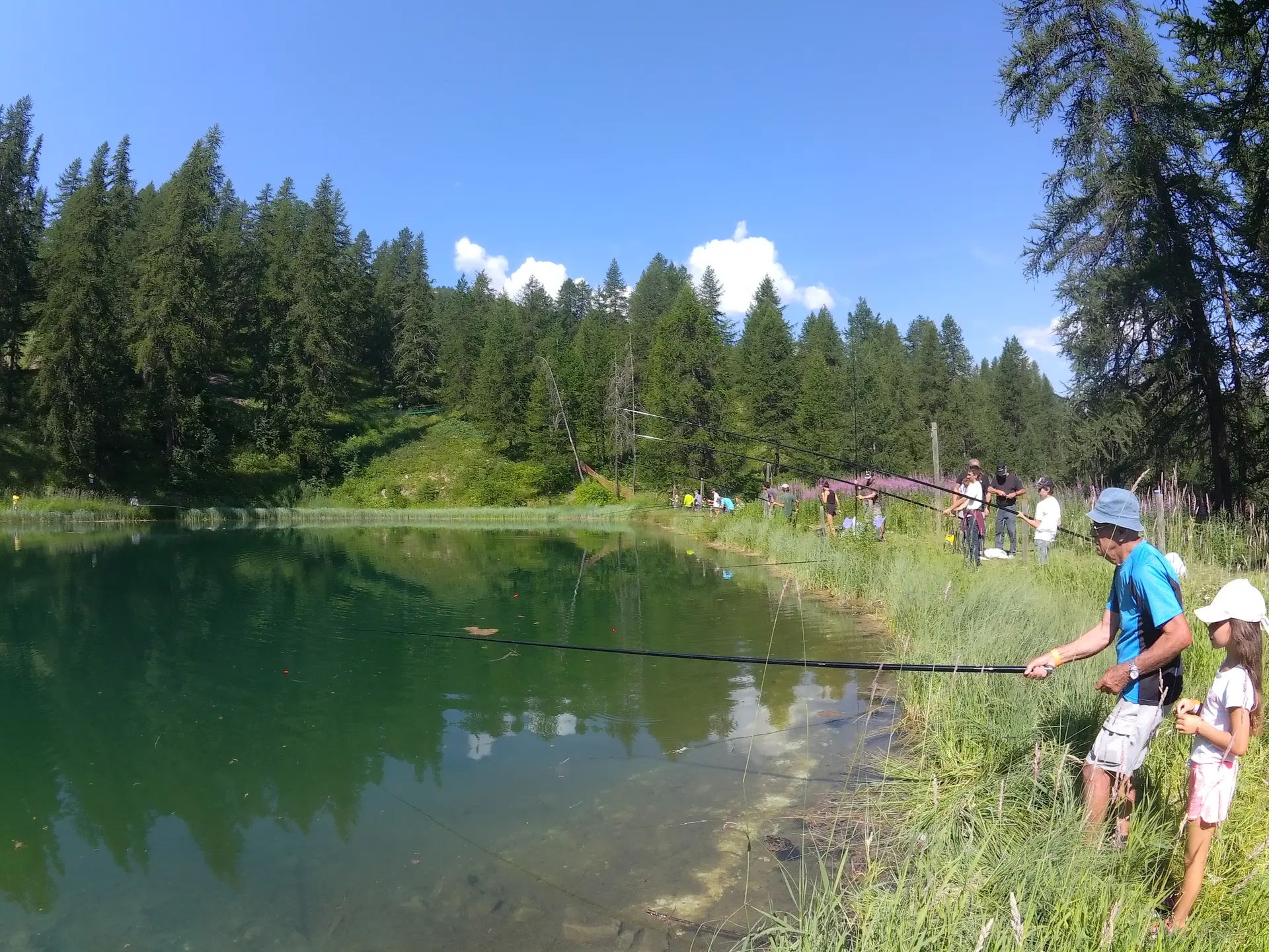 Concours de pêche lac des Hermes