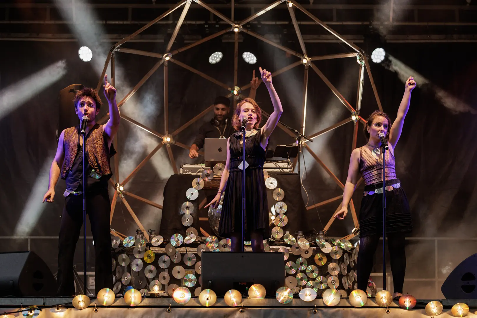 BAL A FACETTES - Cie des Gentils