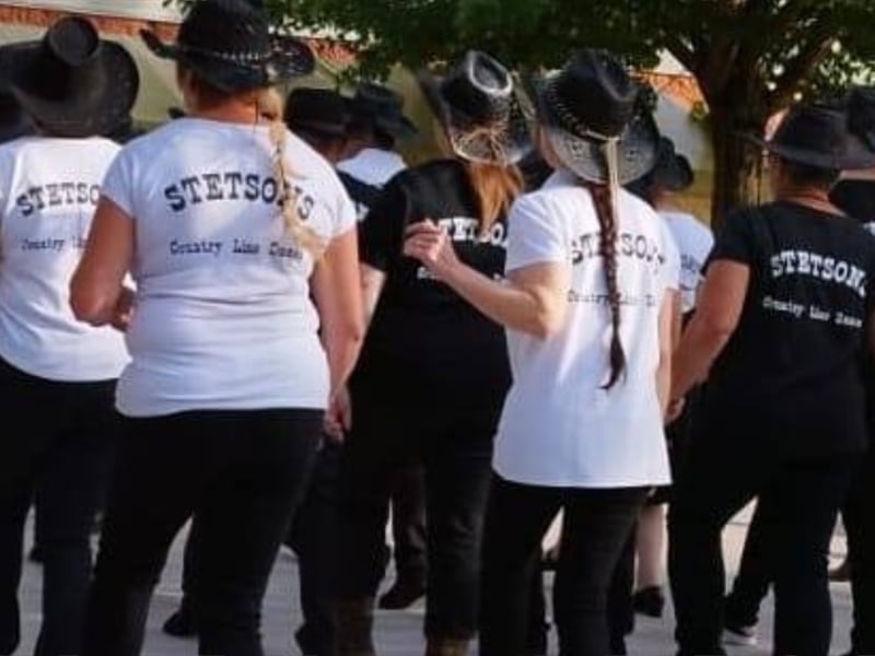 Spectacle de danses avec les Stetsons