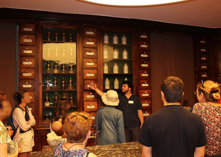 VISITE GUIDÉE : PHARMACIE DE L’ANCIEN HÔPITAL