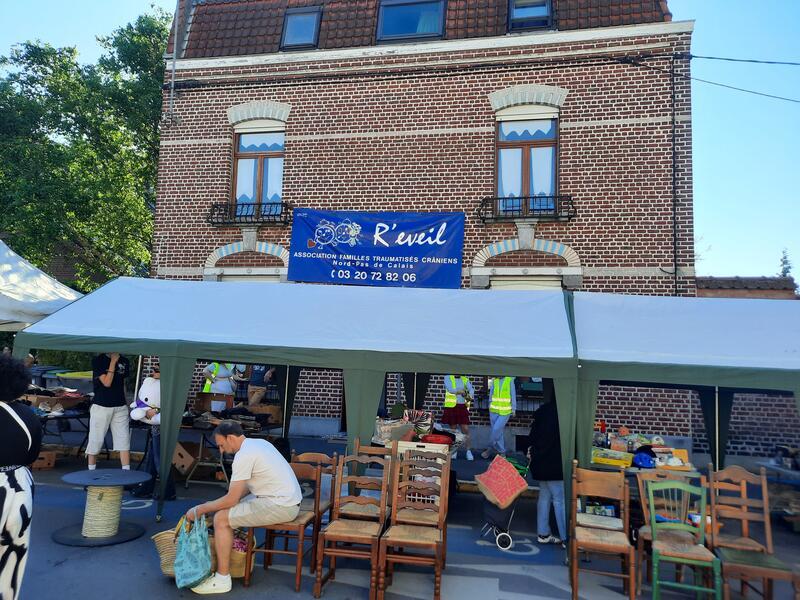 Fonds de grenier "brocante r'éveil du 1er mai"