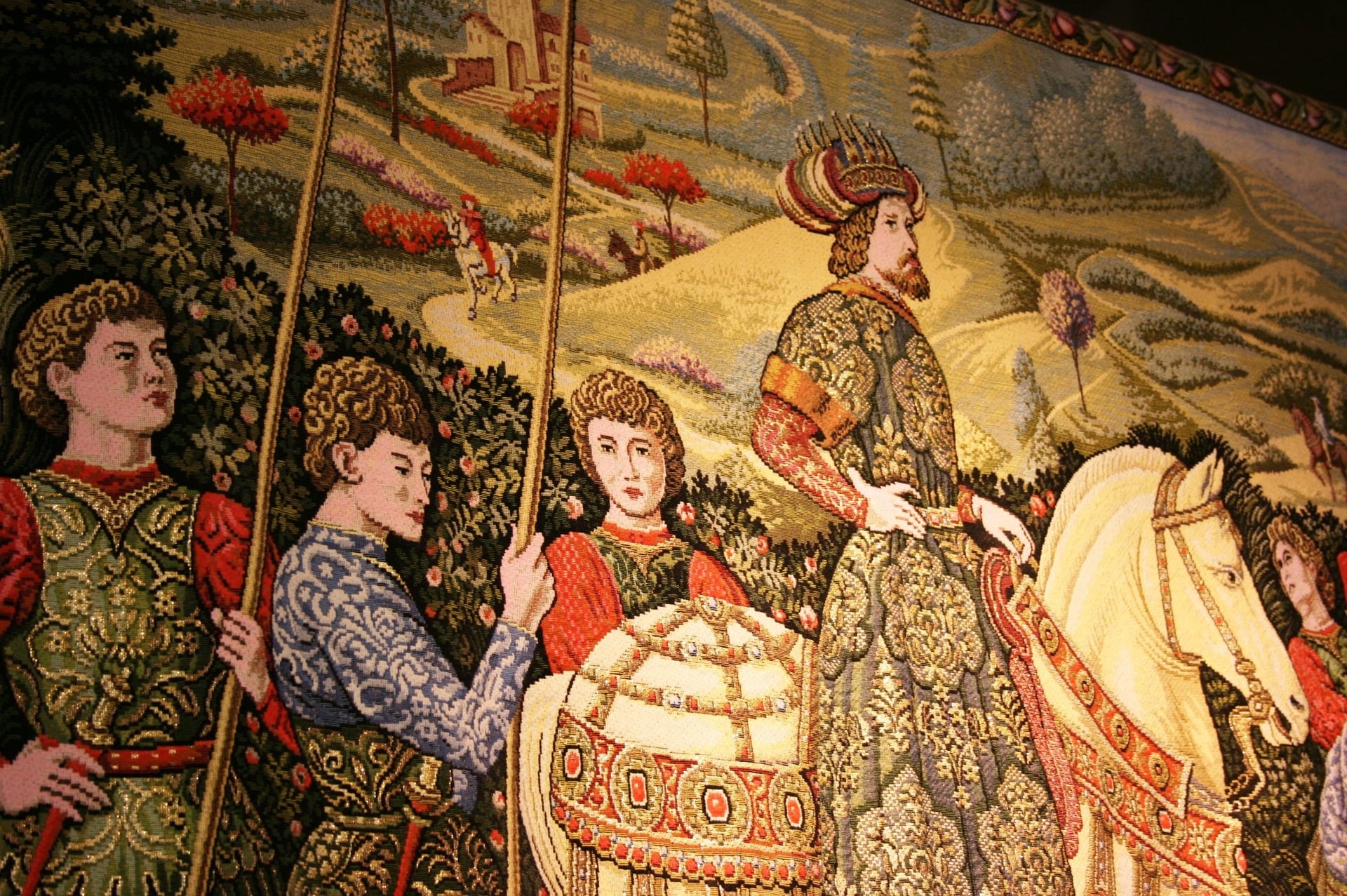 Castrum de Ségur : La tapisserie un art somptuaire du Moyen Âge
