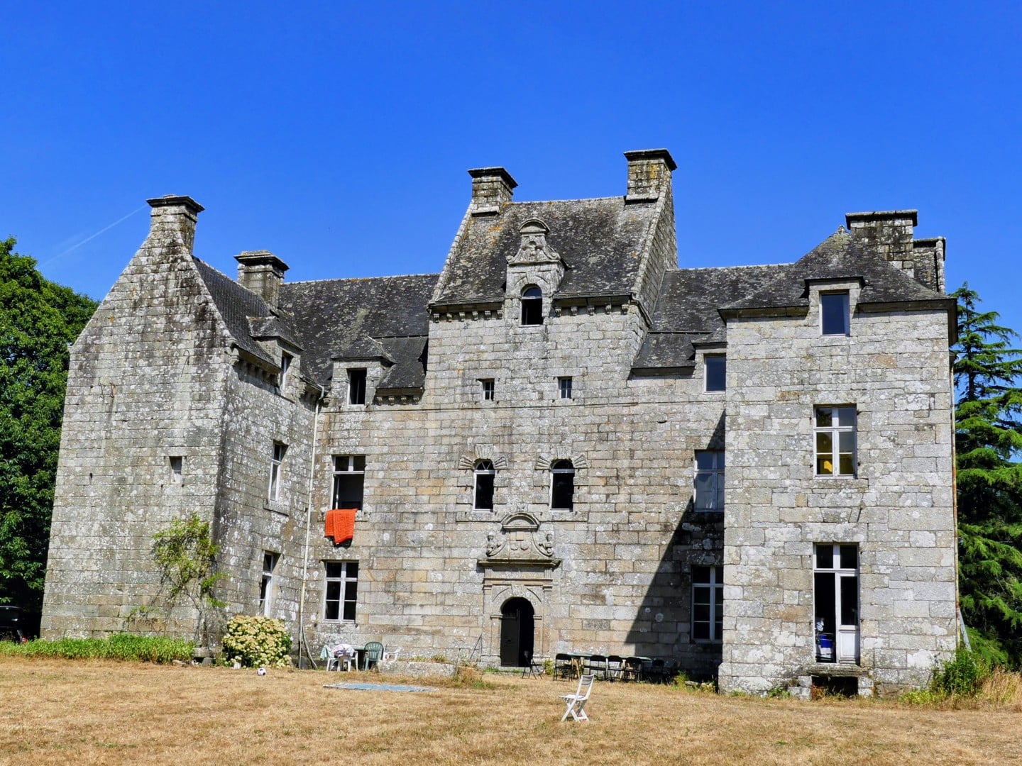 Visite du château de Rosviliou en Duault