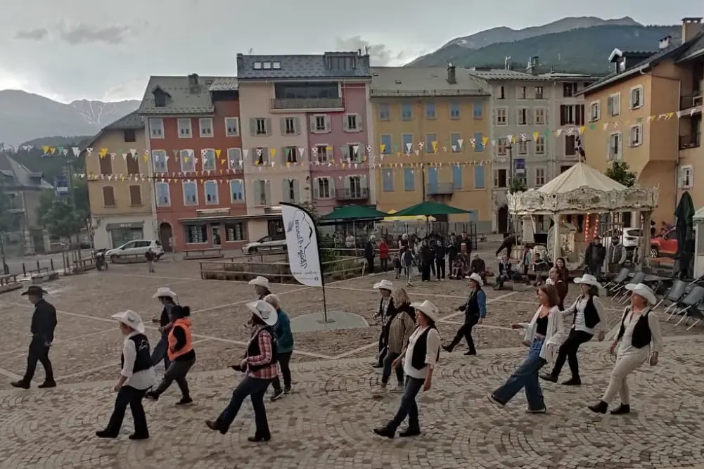 Fête de la musique avec  Ubaye's Dancers