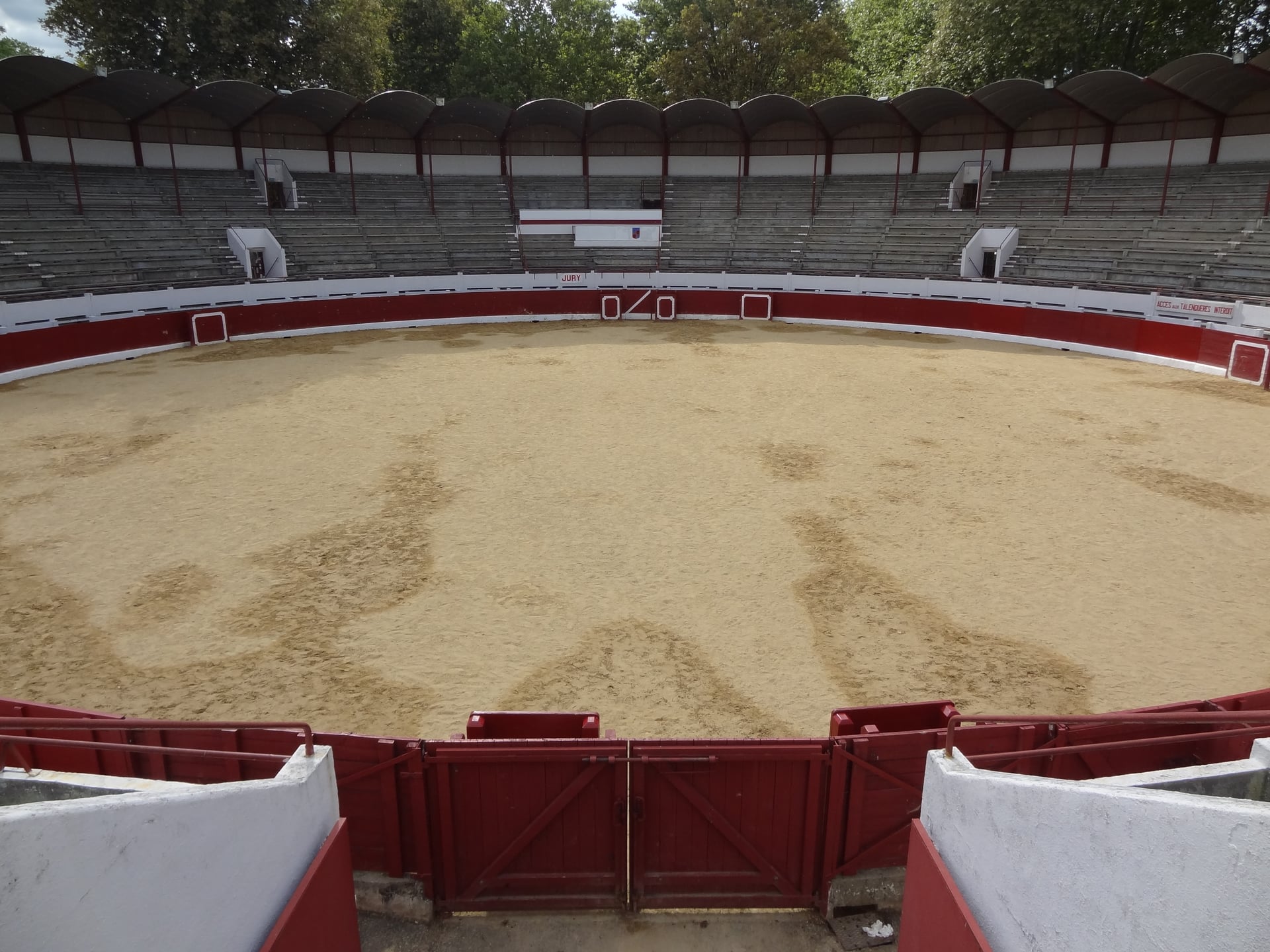 Visite à 3 voix au coeur des arènes d'Aire sur Adour